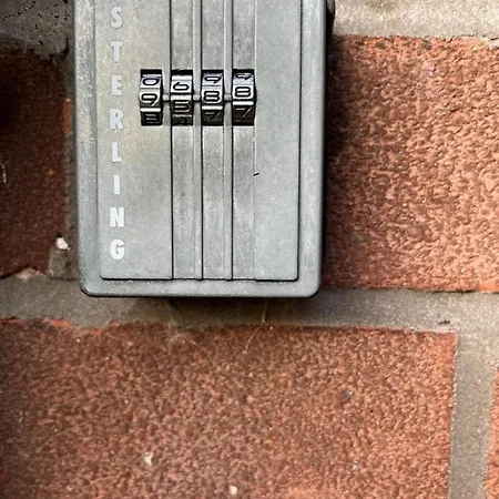 Spacious 3 Bedroom House - Sleeps 5 * Μάντσεστερ