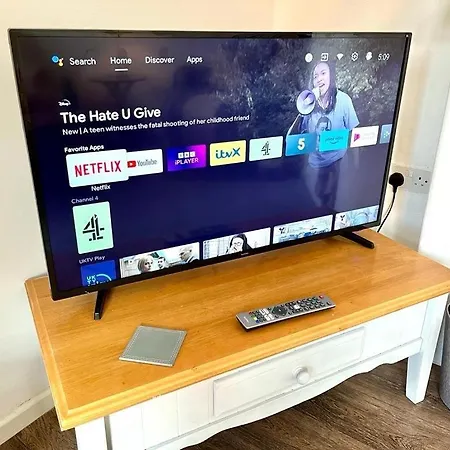 Spacious 3 Bedroom House - Sleeps 5