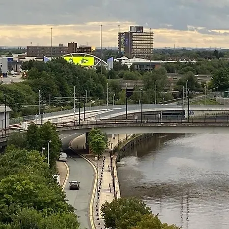 Stunning 2bd / Canal Views & Proximity To Man Utd Manchester