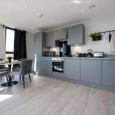 Contemporary 3 Bedrooms Apartmán *