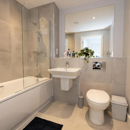 Contemporary 3 Bedrooms Apartmán *