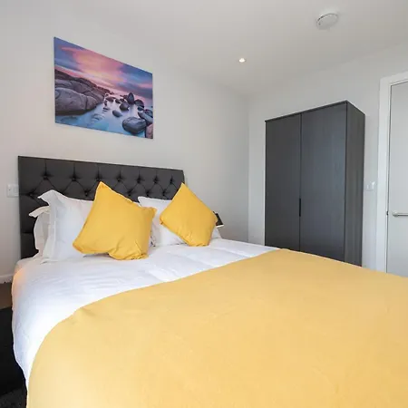 Contemporary 3 Bedrooms * Manchester