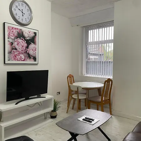 Holiday home Great House 10mins To Centre Manchester