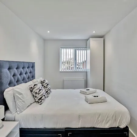 Pass The Keys Modern 3 Bed House Near Etihad Stadium * Manchester