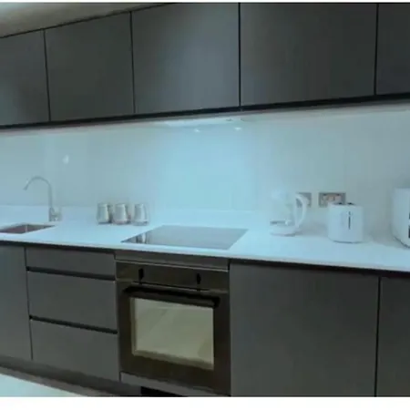 Immaculate 2-bed In Cent *