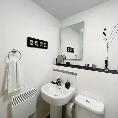 Apartament Cityfront Modern Apt near Centre/etihad, Free Parking *