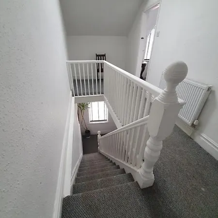 Quirky And Spacious 4 Bed Victorian House * Manchester