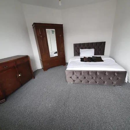 Quirky And Spacious 4 Bed Victorian House * Manchester