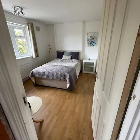 Semesterbostad 4 Bedroom Luxury - Knights Living *