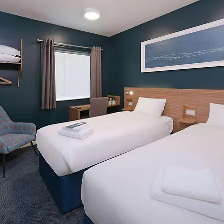 Travelodge Salford Quays 3*