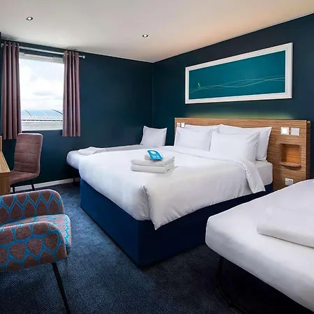 Travelodge Salford Quays מלון 3*