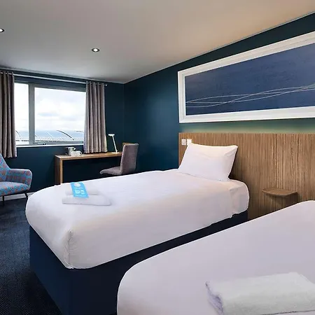 Travelodge Salford Quays מנצ'סטר