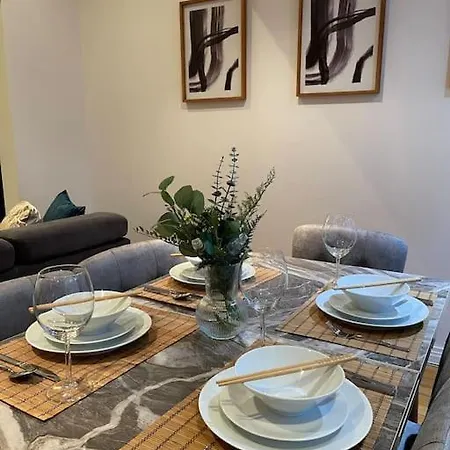 Unique Flat In Express Building * Manchester