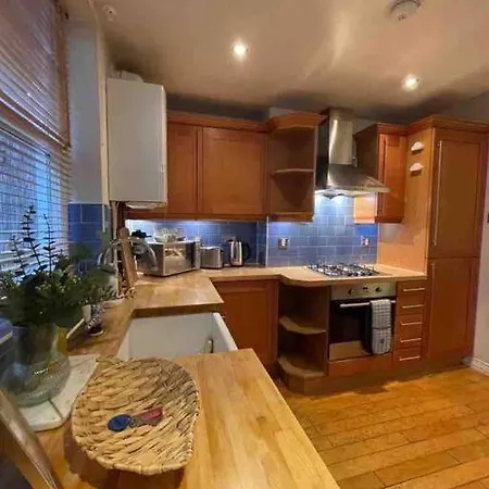 Unique Flat In Express Building