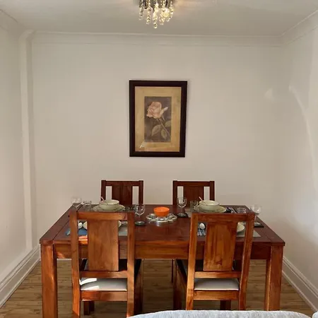 House In The Heart Of Privatunterkunft