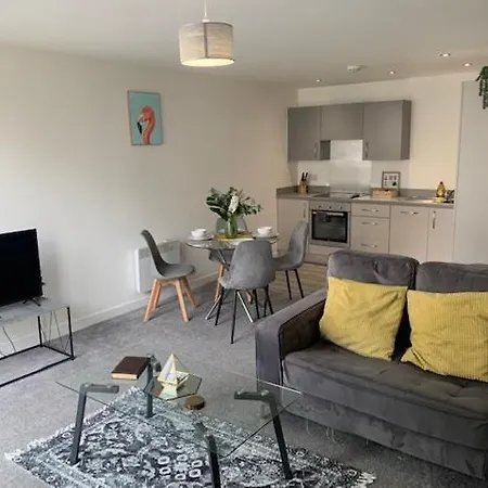 Beautiful 2 Bedroom Appartement *