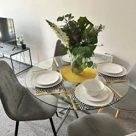 Beautiful 2 Bedroom * Манчестер