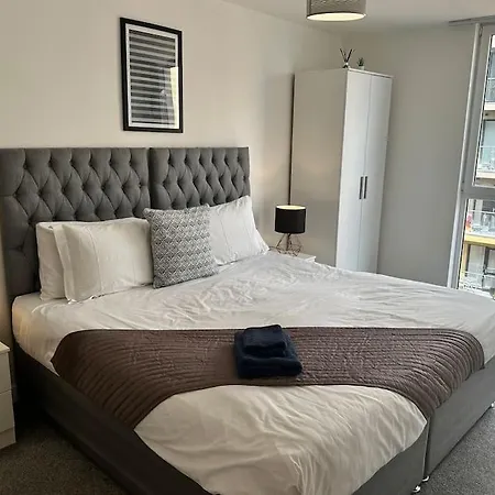 Beautiful 2 Bedroom Manchester