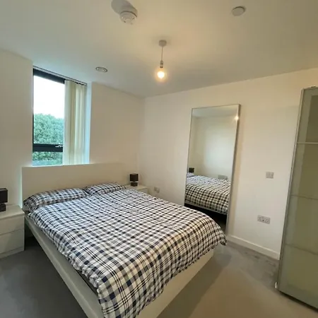Luxury Two Bedrooms *