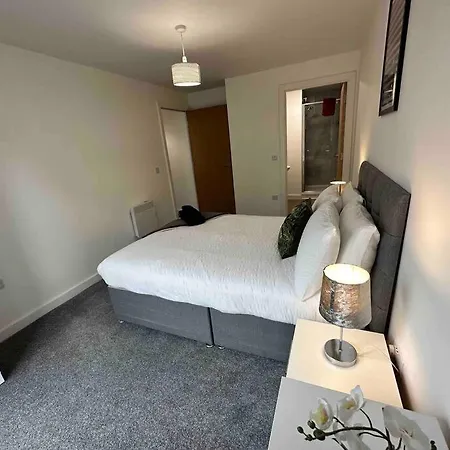 Fab 2 Bed 2 Bath Mcr Apt+balcony * مانشستر