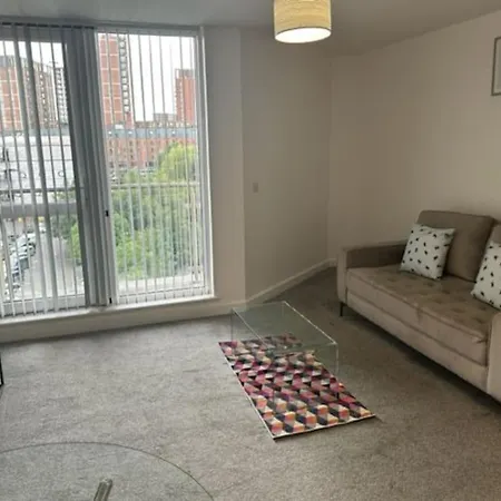 公寓 Great 2 Bed Apt Sleeps 4+balcony