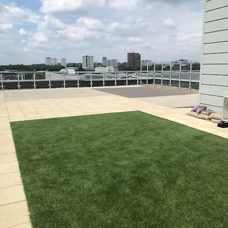 3 Bedroom Free Parking * マンチェスター