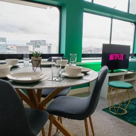 Centre Apartment, Skyline View Manchester