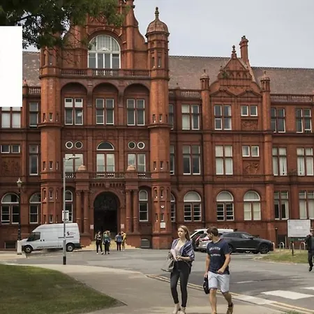 Centre Apartment, Skyline View Apartmán *