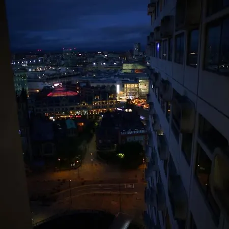 Centre Apartment, Skyline View