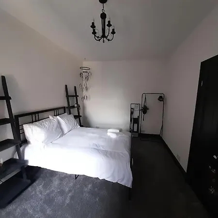 Chic 5 Double Bedroom House - 15 Min To בית נופש *
