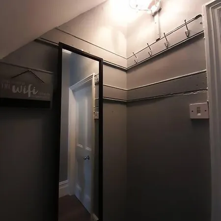 Chic 5 Double Bedroom House - 15 Min To בית נופש מנצ'סטר