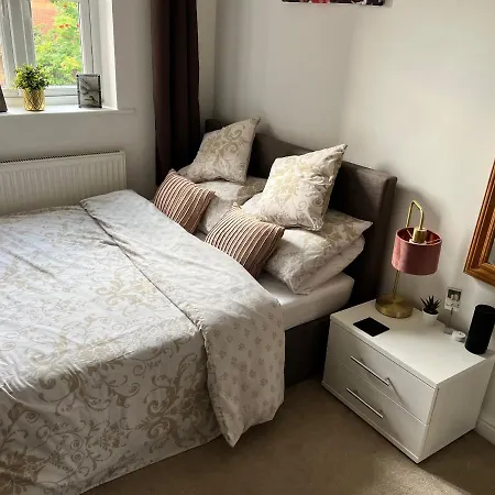 2 Bedroom, Cosy, Canal Side