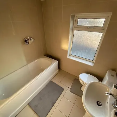 7 Bed - Spacious House - Central * Manchester