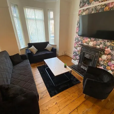 Holiday home 7 Bed - Spacious House - Central