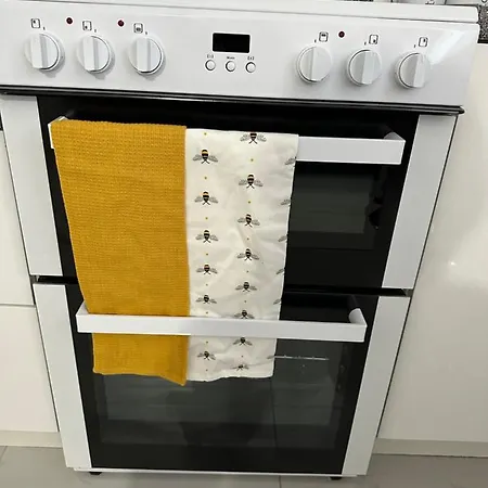 公寓 2 Bedroom Flat Close To City, Stadium And Coop Arena *