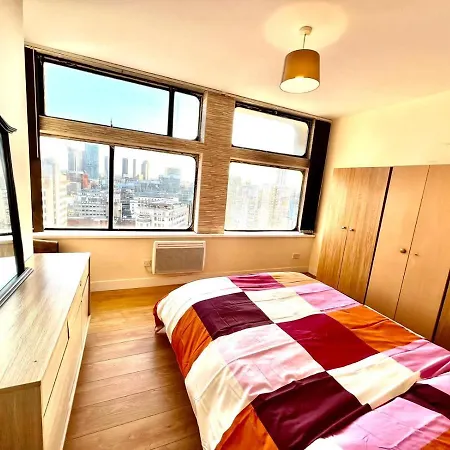 Two Bedroom With Kitchen Facility Apartment *