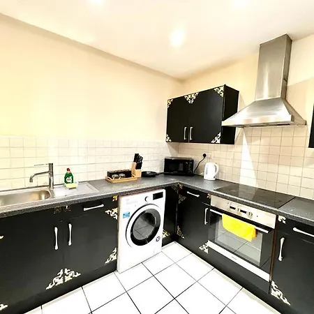 Apartment Two Bedroom With Kitchen Facility *