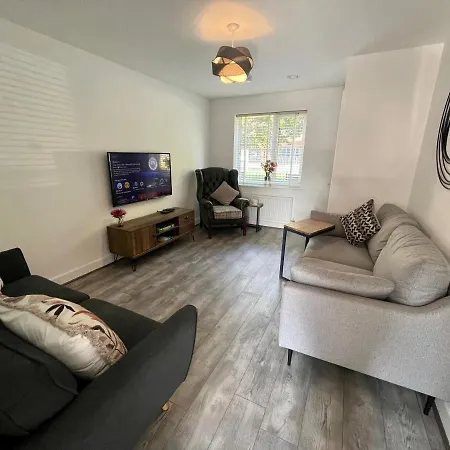 Salford Townhouse 3 Bedroom *