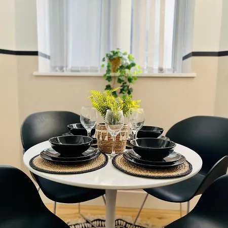 Apartman Bright And Spacious 2 Bed Apt - Sleeps Up To 6