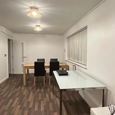 Apartment Bright, Warm & Cozy House In Harpurhey
