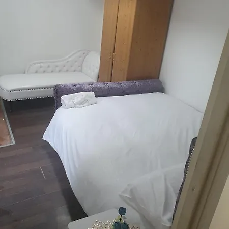 Seymour - 3 * Manchester