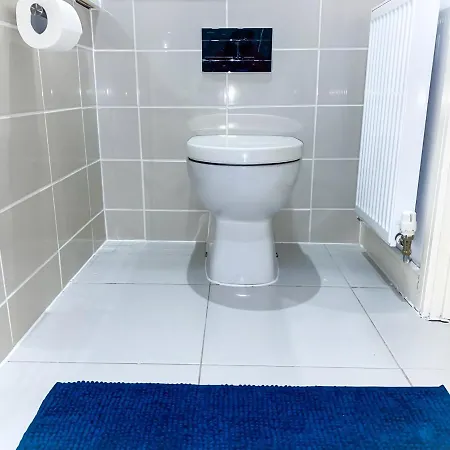 Bed & Breakfast Royal At Coop Live Etihad, Sports Manchester