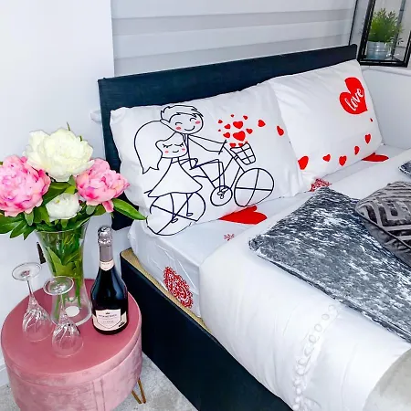 Royal At Coop Live Etihad, Sports Panzió