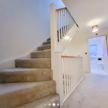 Royal At Coop Live Etihad, Sports Couette-café