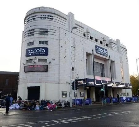 Royal At Coop Live Etihad, Sports Couette-café