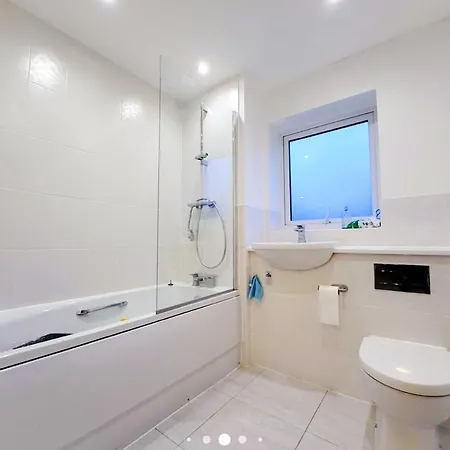 Royal At Coop Live Etihad, Sports 3*