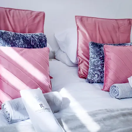 Royal At Coop Live Etihad, Sports Bed & Breakfast