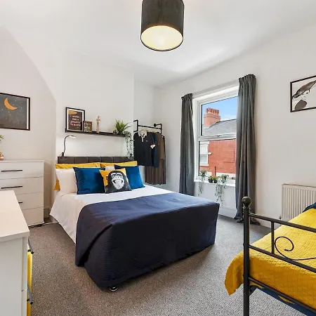 Pass The Keys Chic 3-bed In Near Media City & Old Trafford *