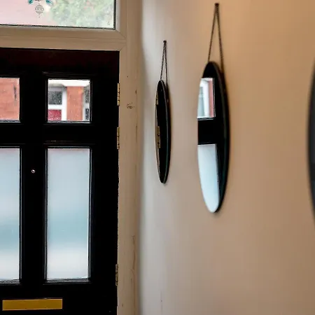 Pass The Keys Chic 3-bed In Near Media City & Old Trafford 펜션 *