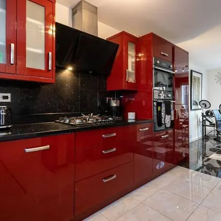 Сasa de vacaciones Beautifully Designed 3 Bed House - In